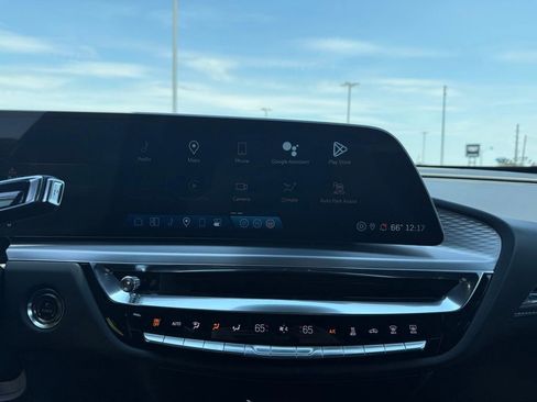 Certified 2024 Cadillac Lyriq Luxury AWD/4WD image 23