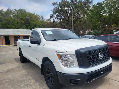 Used 2019 Nissan Titan S RWD image 9