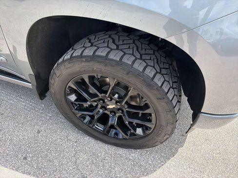 Used 2024 Chevrolet Silverado 1500 High Country w/ Technology Package image 9