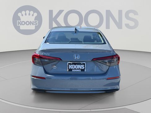 Used 2023 Honda Civic EX image 5
