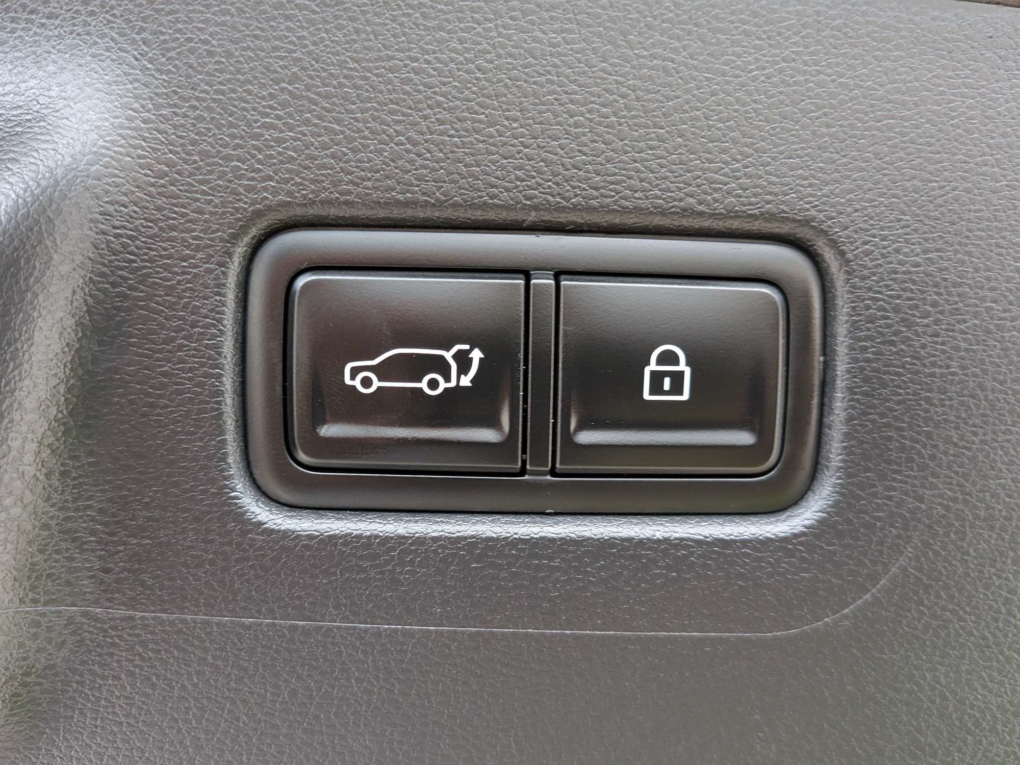 Used 2024 Hyundai Santa Fe Limited FWD image 13