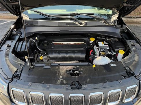 Used 2022 Jeep Compass Latitude AWD/4WD image 6