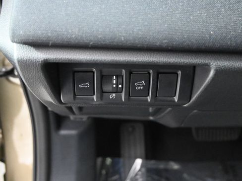Used 2024 Subaru Outback Premium AWD/4WD image 22