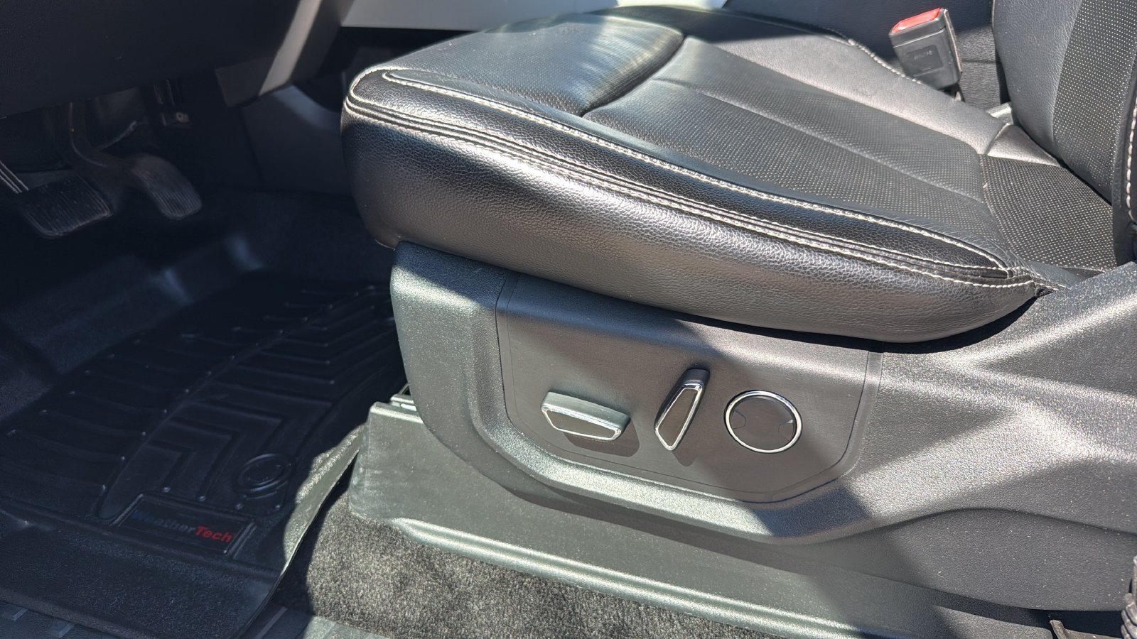 Used 2018 Ford F150 Lariat w/ Equipment Group 502A Luxury AWD/4WD image 7