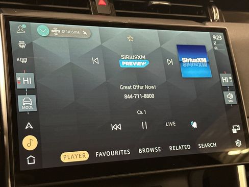 Used 2025 Land Rover Discovery Sport S image 20