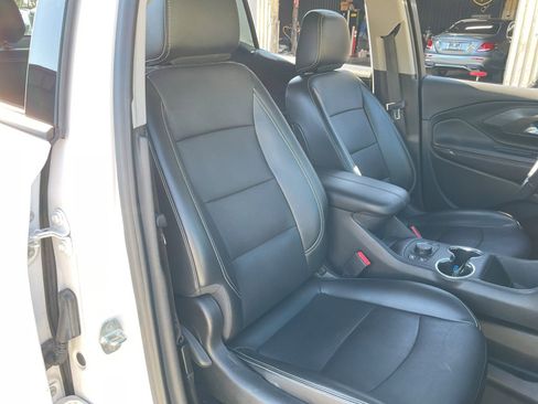 Used 2022 GMC Terrain SLT image 22