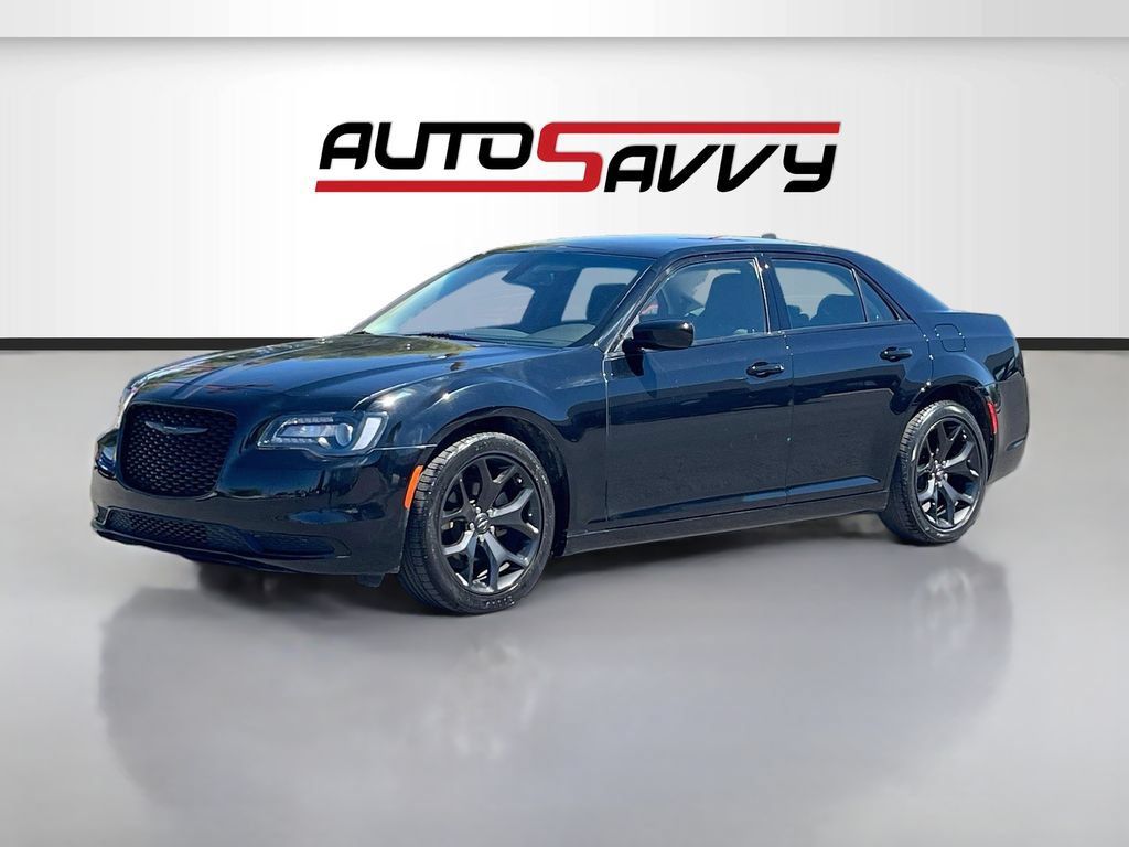 Used 2022 Chrysler 300 Touring w/ Sport Appearance Package RWD image 3
