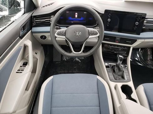 New 2026 Volkswagen Jetta SE FWD image 10