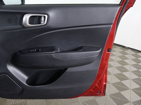 Certified 2024 Hyundai Venue SEL FWD image 20