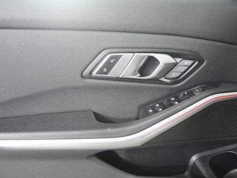 Used 2021 BMW 330i Sedan w/ Convenience Package image 8