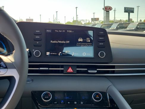 New 2026 Hyundai Elantra SEL Sport FWD image 10