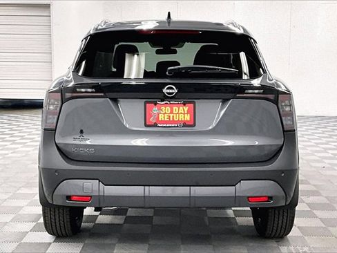 New 2026 Nissan Kicks SV image 4