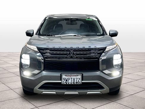 Used 2022 Mitsubishi Outlander SE AWD/4WD image 3
