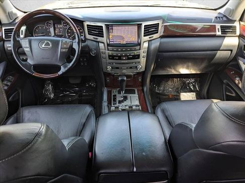 Used 2015 Lexus LX 570 4WD w/ Luxury Package image 18