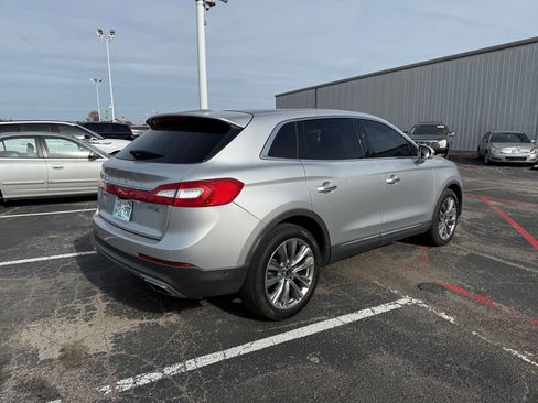 Used 2016 Lincoln MKX Reserve w/ Luxury Package image 4