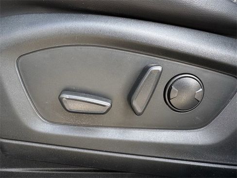 Used 2021 Ford Explorer XLT w/ Equipment Group 202A image 27