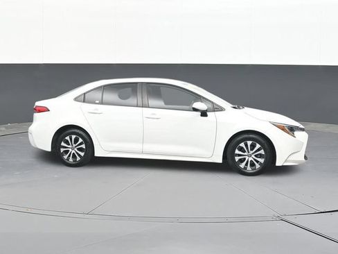 Used 2022 Toyota Corolla LE FWD image 17