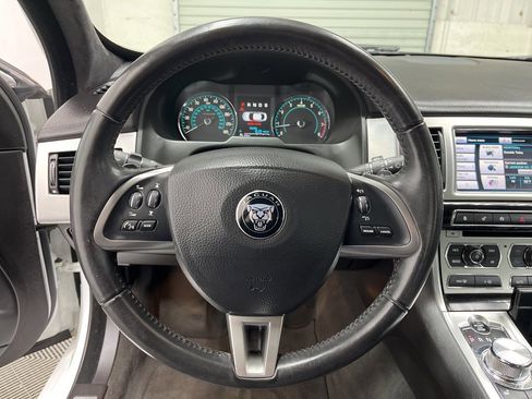 Used 2015 Jaguar XF Sport image 23