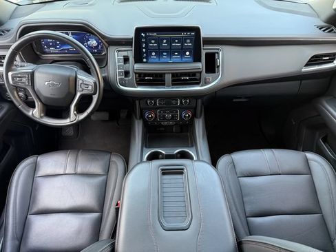 Used 2024 Chevrolet Suburban RST w/ Luxury Package RWD image 10
