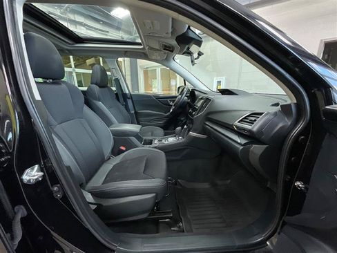 Used 2023 Subaru Forester Premium AWD/4WD image 32