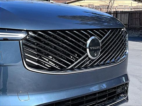 Used 2026 Volvo XC90 B6 Plus w/ Protection Package image 34