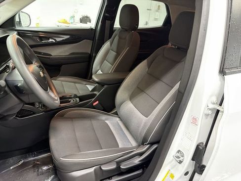 Certified 2025 Chevrolet TrailBlazer LT AWD/4WD image 19