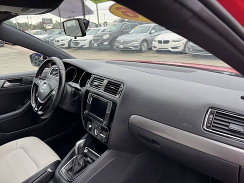 Used 2016 Volkswagen Jetta Sport FWD image 15
