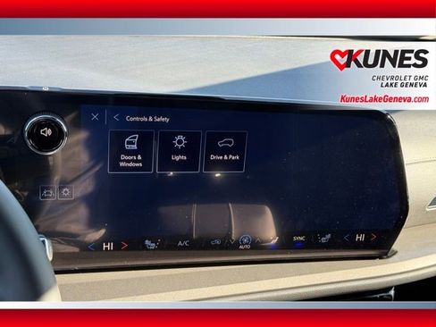 New 2026 Chevrolet Traverse LT w/ LPO, Floor Liner Package image 40