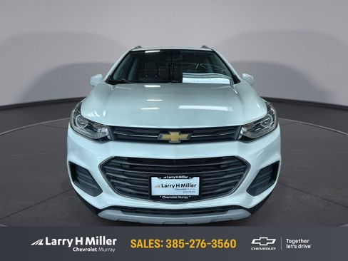 Used 2021 Chevrolet Trax LT AWD/4WD image 1