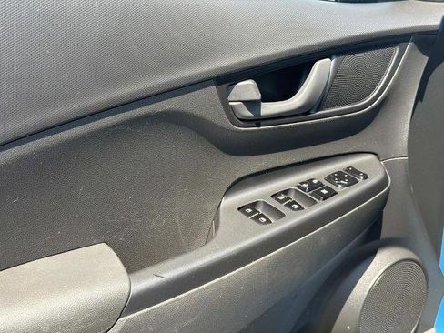 Used 2019 Hyundai Kona SE FWD image 19