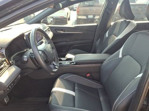 Used 2025 Toyota Camry SE FWD image 26