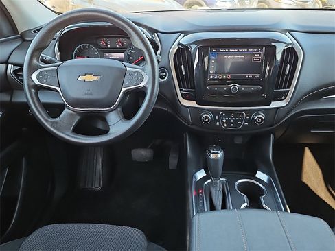 Used 2020 Chevrolet Traverse LS image 17