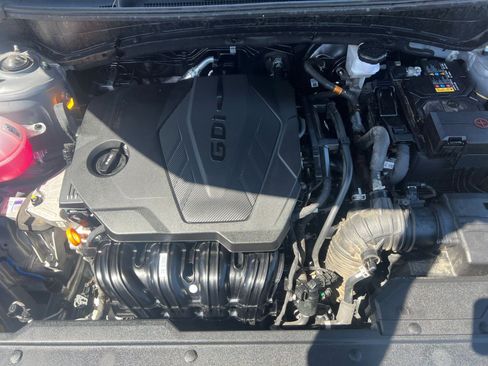 Used 2025 Kia Sportage LX FWD image 32