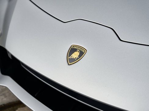 Used 2023 Lamborghini Huracan EVO image 8