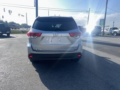 Used 2018 Toyota Highlander XLE image 9