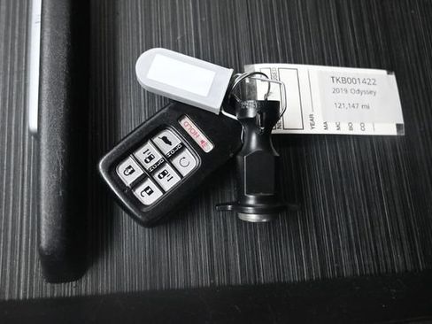 Used 2019 Honda Odyssey Elite image 9