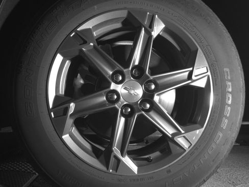 Used 2025 Chevrolet Blazer LT FWD image 9
