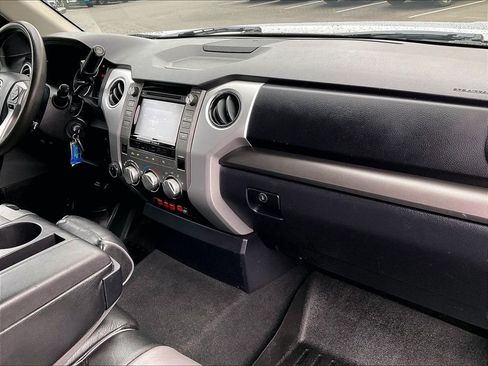 Used 2017 Toyota Tundra SR5 AWD/4WD image 14