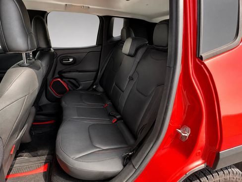 Used 2015 Jeep Renegade Trailhawk w/ Premium Leather Group AWD/4WD image 10