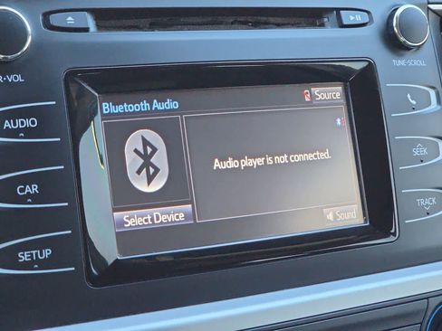 Used 2019 Toyota Highlander LE image 24