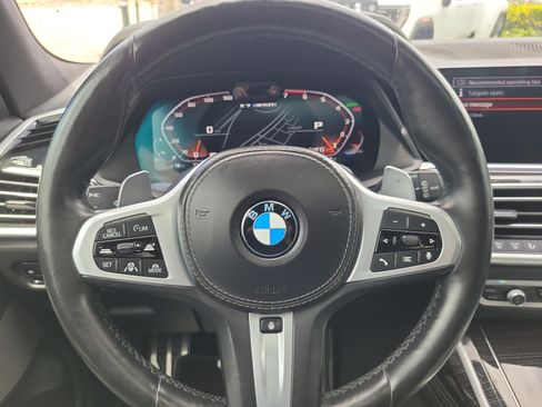 Used 2022 BMW X7 M50i w/ Dynamic Handling Package AWD/4WD image 21