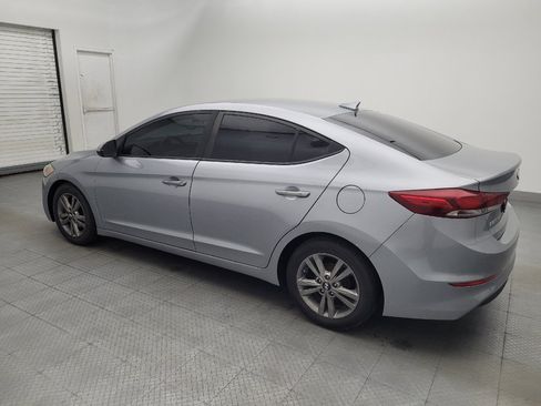 Used 2017 Hyundai Elantra SE FWD image 3