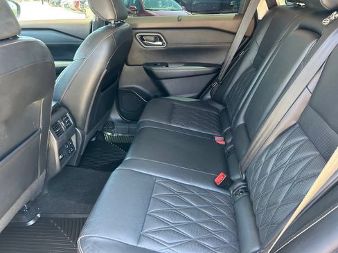 Used 2021 Nissan Rogue Platinum FWD image 15