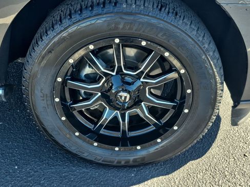 Used 2021 Ford Expedition Limited image 8