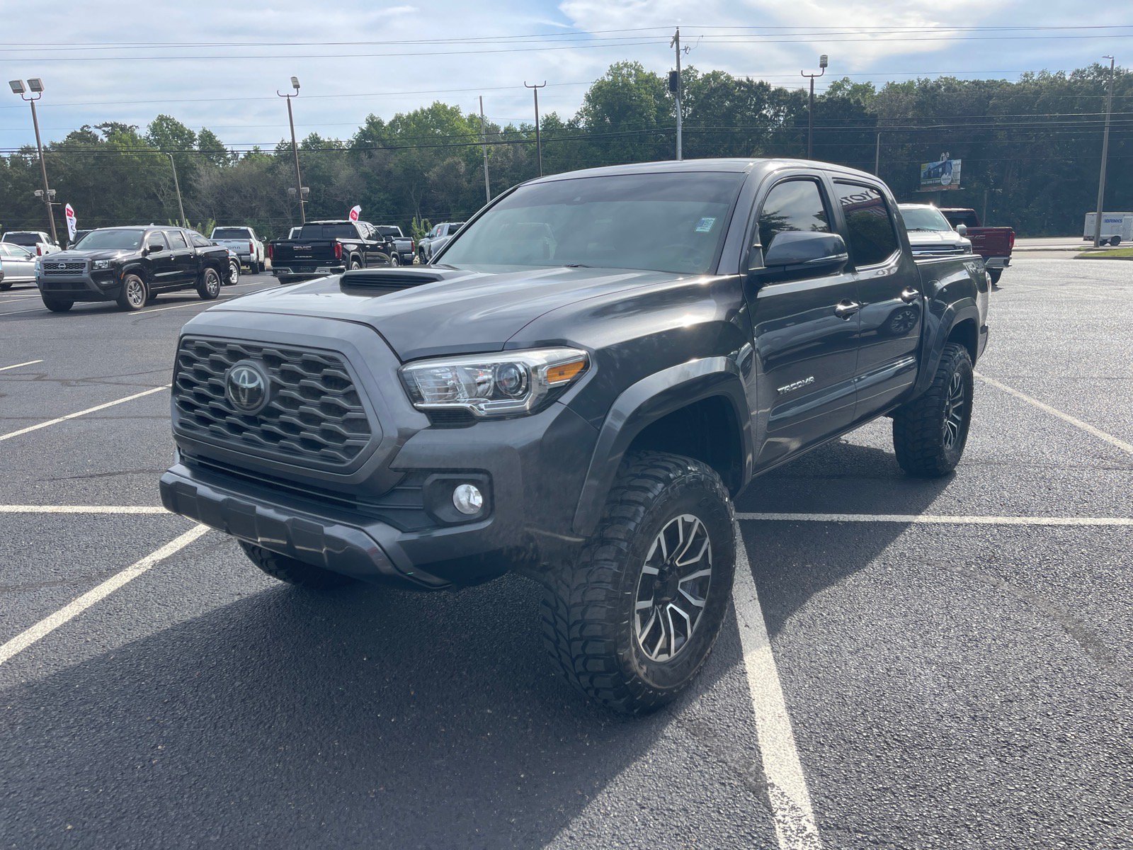 Used 2021 Toyota Tacoma TRD Sport w/ Technology Package AWD/4WD image 3