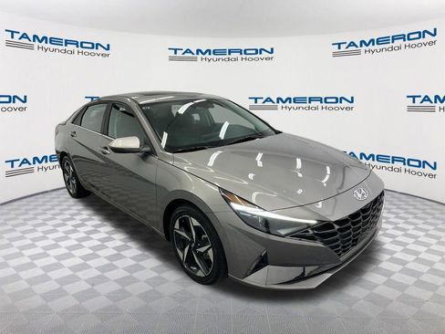 Used 2023 Hyundai Elantra Limited w/ Cargo Package FWD image 7