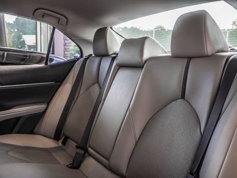 Used 2022 Toyota Camry XLE FWD image 41