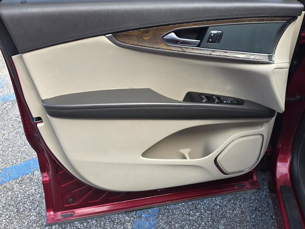 Used 2016 Lincoln MKX Reserve FWD image 35