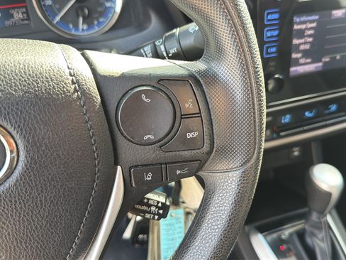 Used 2017 Toyota Corolla LE FWD image 18