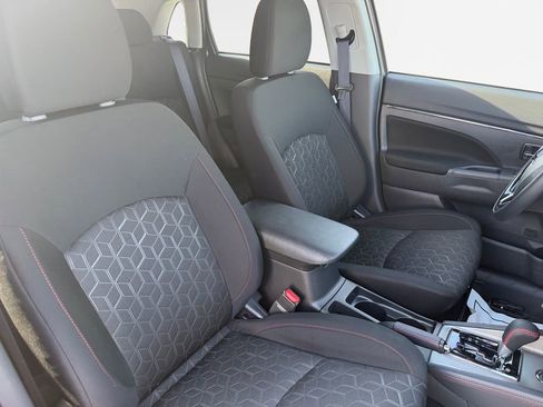 Used 2025 Mitsubishi Outlander Sport AWD image 26